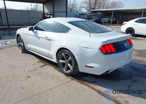 2016 Ford Mustang V6 z USA, uszkodzony, nr VIN 1FA6P8AM4G5215602